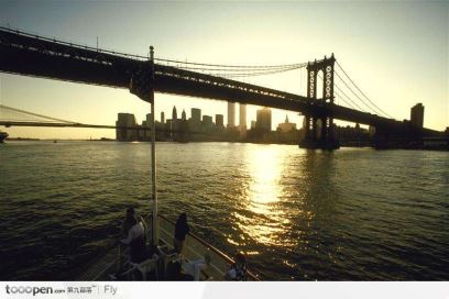 المواد المضافة المستخدمة في الخرسانة